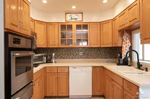 9149 S 89th Ave, Hickory Hills, IL 60457 - Photo 13