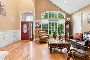 2281 Elmira Ave, Des Plaines, IL 60018 - Photo 3