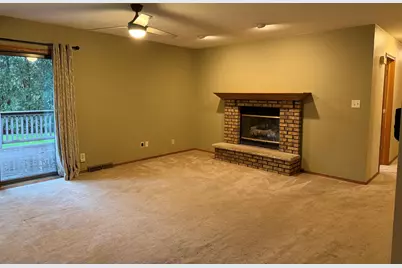 508 Winchester Drive, Freeport, IL 61032 - Photo 9