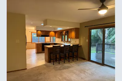 508 Winchester Drive, Freeport, IL 61032 - Photo 7