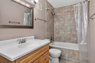 608 Waterford Rd S, Schaumburg, IL 60193 - Photo 9
