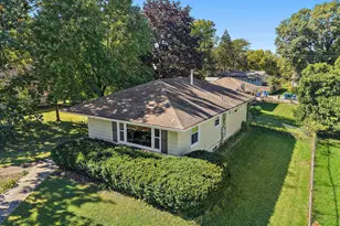 735 Ellwood Ave, Dekalb, IL 60115 - Photo 33