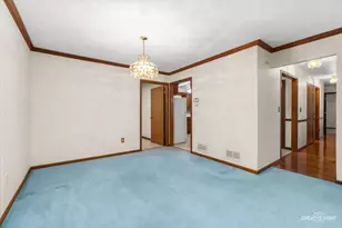 53 Silver Trail, North Aurora, IL 60542 - Photo 5