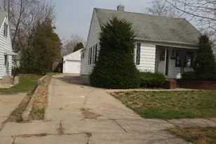 1016 S Independence Ave, Rockford, IL 61102 - Photo 5