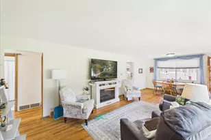 220 Fairview Blvd, Rockford, IL 61107 - Photo 7