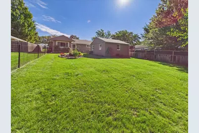 220 Fairview Boulevard, Rockford, IL 61107 - Photo 31