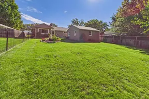 220 Fairview Blvd, Rockford, IL 61107 - Photo 31