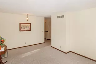 727 Blackbird Ct, Geneseo, IL 61254 - Photo 7