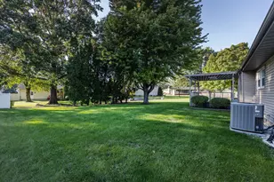 727 Blackbird Ct, Geneseo, IL 61254 - Photo 39