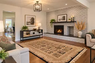 933 Country Ln, Buffalo Grove, IL 60089 - Photo 5
