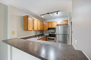 6010 Oakwood Dr, Lisle, IL 60532 - Photo 9