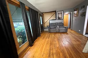 8225 Rutherford Ave, Burbank, IL 60459 - Photo 3
