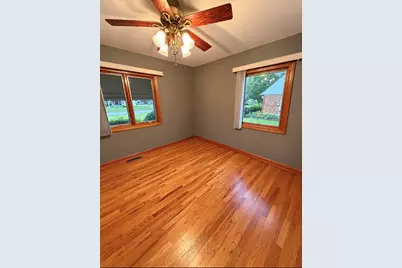8225 Rutherford Avenue, Burbank, IL 60459 - Photo 5