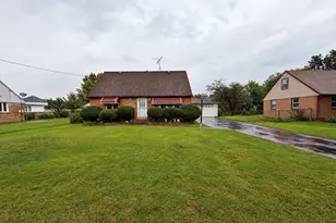 8225 Rutherford Ave, Burbank, IL 60459 - Photo 1
