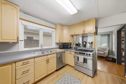 2250 Corona Road, Waukegan, IL 60087 - Photo 5