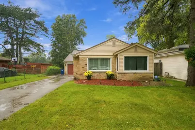 2250 Corona Road, Waukegan, IL 60087 - Photo 3