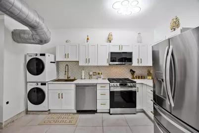 548 E 61st Street, Chicago, IL 60637 - Photo 5
