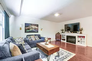 1410 W Sherwin Ave, Chicago, IL 60626 - Photo 5