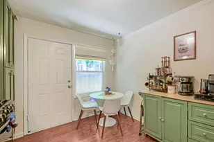 1410 W Sherwin Ave, Chicago, IL 60626 - Photo 11