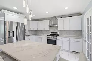 13080 W 28th St, Zion, IL 60099 - Photo 5
