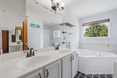 1565 Baytree Drive, Romeoville, IL 60446 - Photo 21