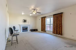 2095 Rockland Dr, Aurora, IL 60503 - Photo 17