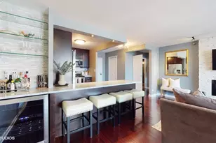 10 E Ontario St, Chicago, IL 60611 - Photo 9