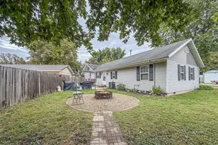 620 Walnut St, Humboldt, IL 61931 - Photo 39