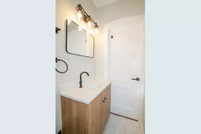 5338 W Montrose Avenue, Chicago, IL 60641 - Photo 9
