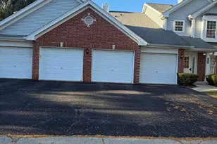 1508 W Pheasant Trail Dr, Arlington Heights, IL 60004 - Photo 1