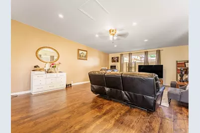 93 E Craig Drive, Chicago Heights, IL 60411 - Photo 5