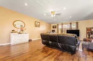 93 E Craig Dr, Chicago Heights, IL 60411 - Photo 5