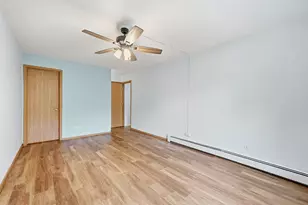9s110 Lake Dr, Willowbrook, IL 60527 - Photo 13