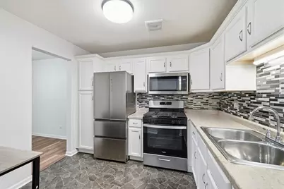 9S110 Lake Drive #104, Willowbrook, IL 60527 - Photo 5