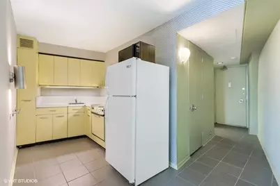 300 N State Street #5201, Chicago, IL 60654 - Photo 3