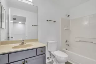 601 W Kristina Ln, Round Lake, IL 60073 - Photo 21