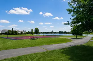 647 W Jonathan Dr, Round Lake, IL 60073 - Photo 11
