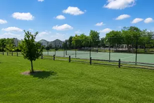647 W Jonathan Dr, Round Lake, IL 60073 - Photo 9