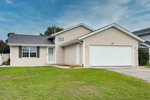 124 Rudder Rd, Machesney Park, IL 61115 - Photo 1