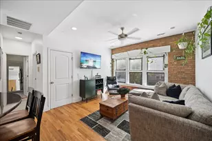 3318 W Byron St, Chicago, IL 60618 - Photo 3