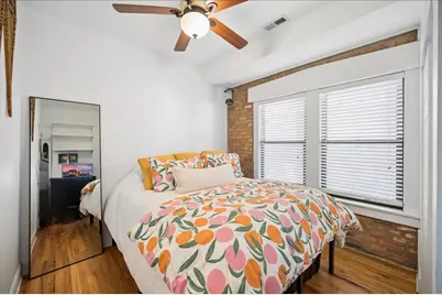 3318 W Byron Street #1, Chicago, IL 60618 - Photo 9