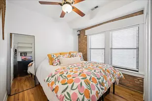 3318 W Byron St, Chicago, IL 60618 - Photo 9