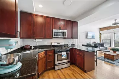 3318 W Byron Street #1, Chicago, IL 60618 - Photo 5