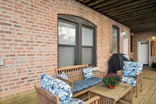 3318 W Byron St, Chicago, IL 60618 - Photo 11