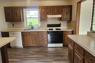 914 Oakleaf Ave, McHenry, IL 60051 - Photo 3