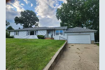 914 Oakleaf Avenue, McHenry, IL 60051 - Photo 1