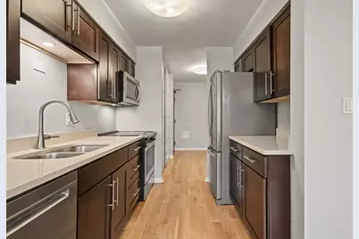 8620 Waukegan Road #511, Morton Grove, IL 60053 - Photo 7