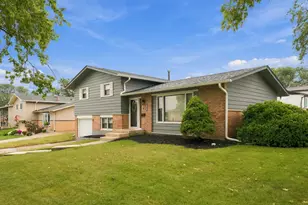 5835 Colina Ave, Oak Forest, IL 60452 - Photo 3