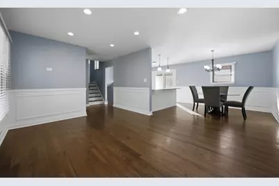 5835 Colina Avenue, Oak Forest, IL 60452 - Photo 7