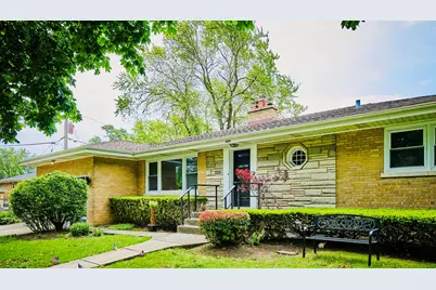 4555 Cleveland Street, Skokie, IL 60076 - Photo 3